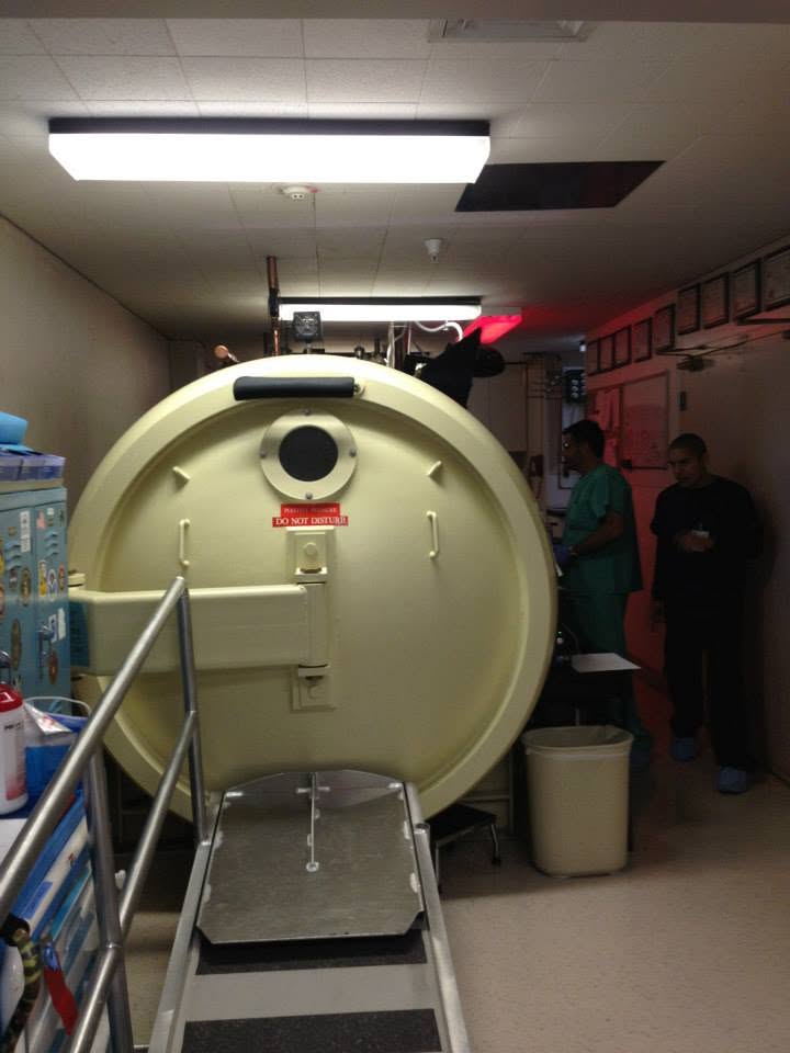 Hyperbaric chamber, staff briefing in the hallway